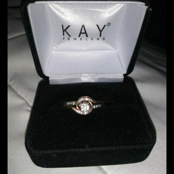 Promise / Engagement Ring - Picture 4 of 4